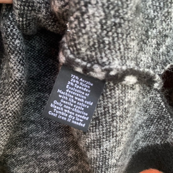 Rock & Republic Womens Large Gray Zebra Animal Printed Hooded Cropped Sweater - Picture 6 of 9